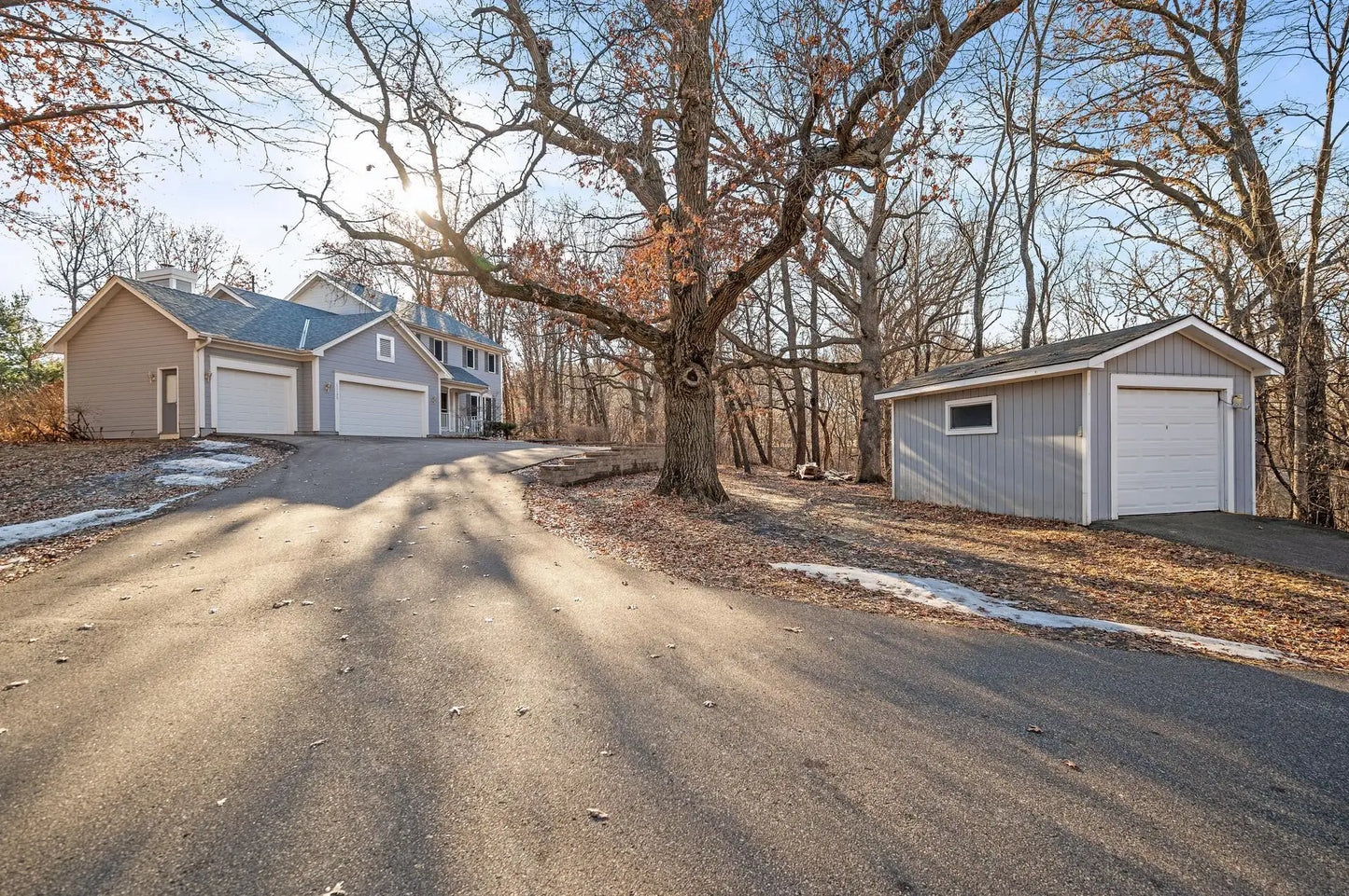 11155 Valley Creek Road, Woodbury, MN 55129