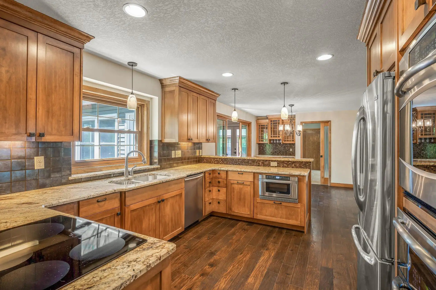 4864 Crown Lane, Woodbury, MN 55129