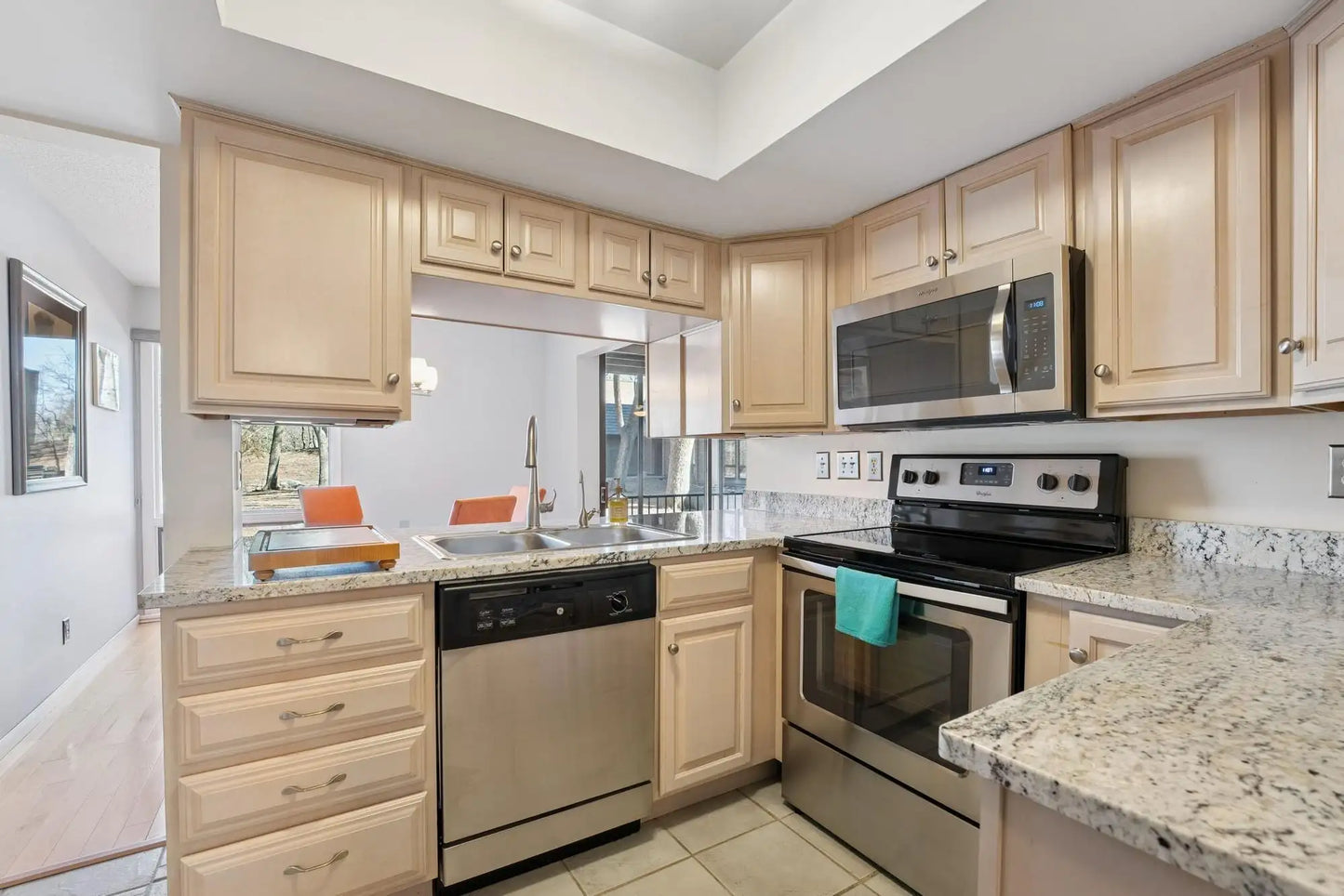 6075 Lincoln Drive, Edina, MN 55436