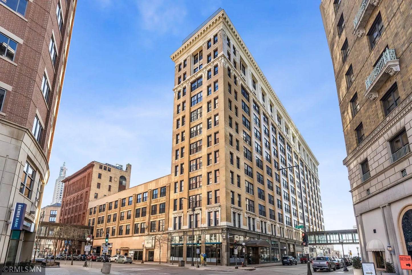 350 Saint Peter Street, Saint Paul, MN 55102