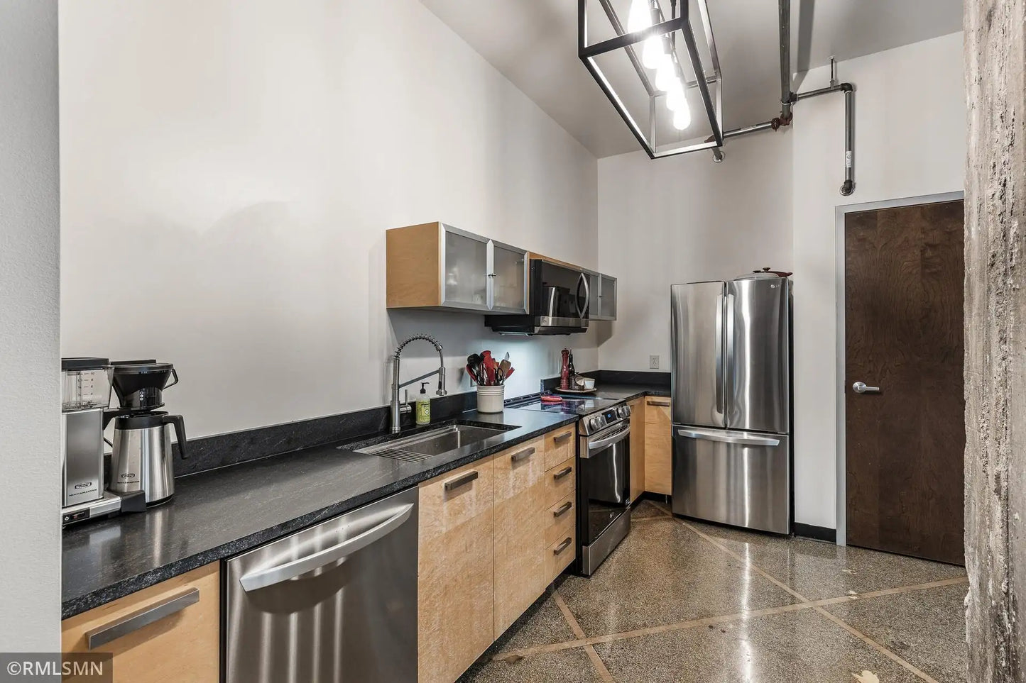 350 Saint Peter Street, Saint Paul, MN 55102