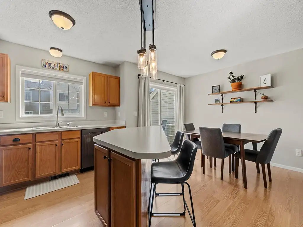 15027 Dunwood Trail, Apple Valley, MN 55124