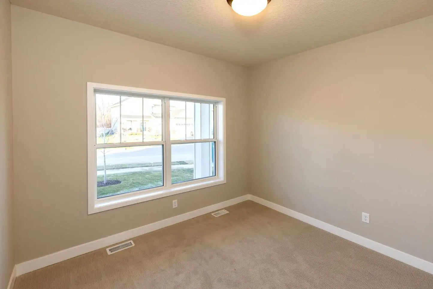 2040 Tamarack Road, Carver, MN 55315