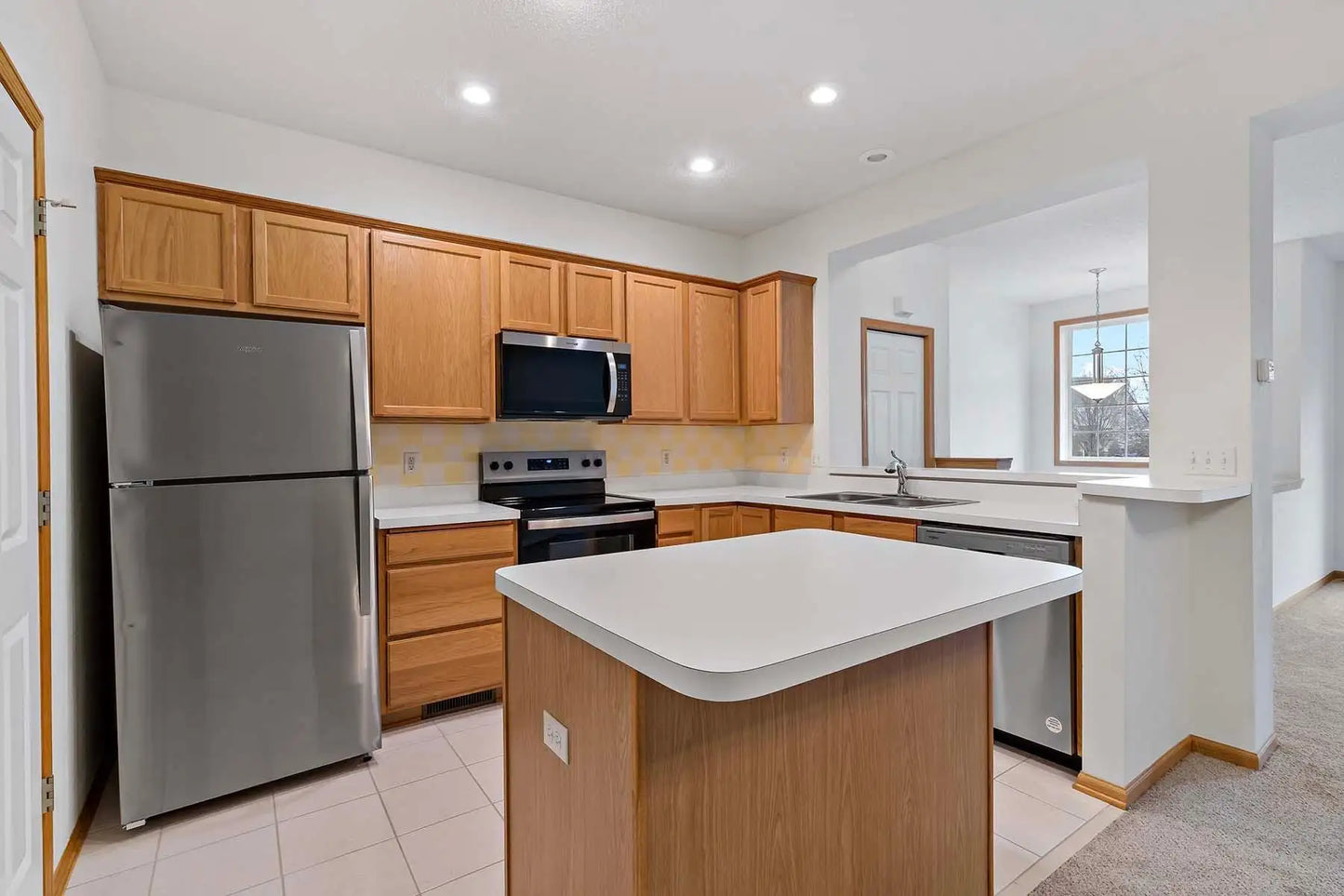 2405 Eagle Trace Lane, Woodbury, MN 55129