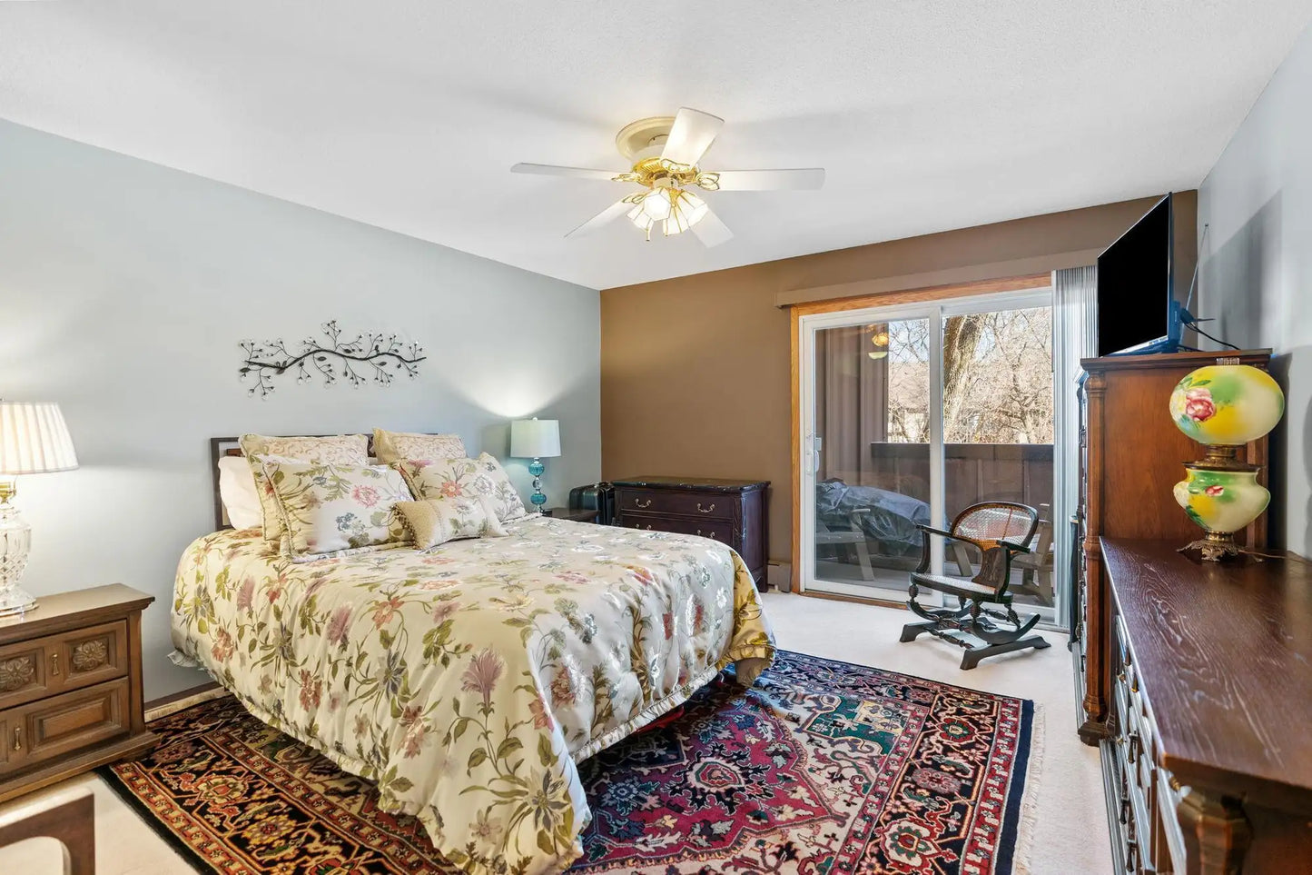 2220 Midland Grove Road, Roseville, MN 55113