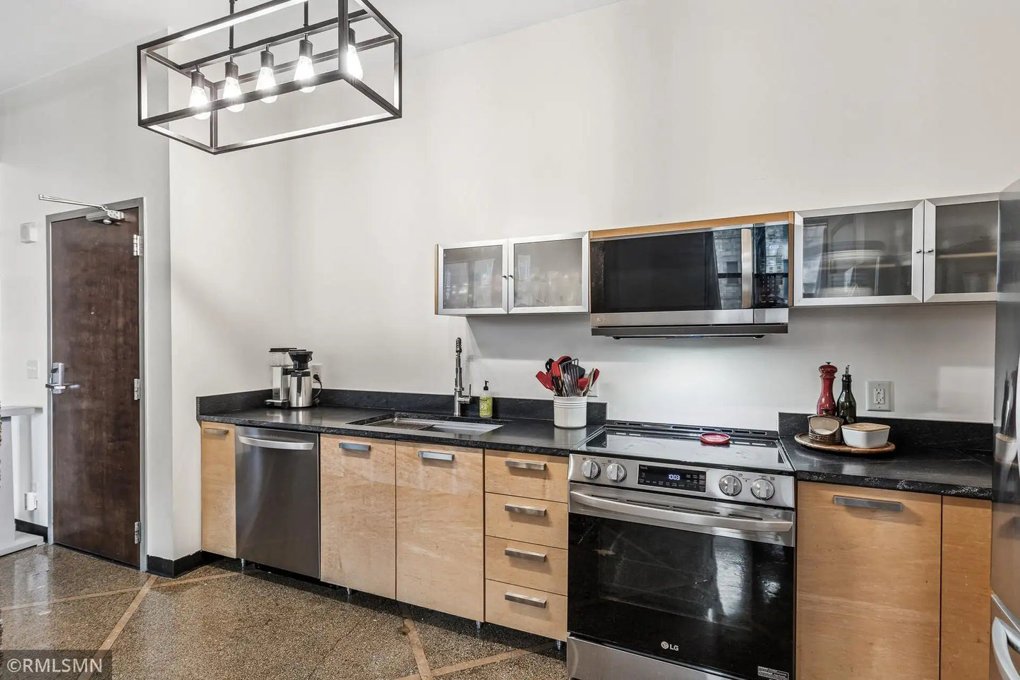 350 Saint Peter Street, Saint Paul, MN 55102