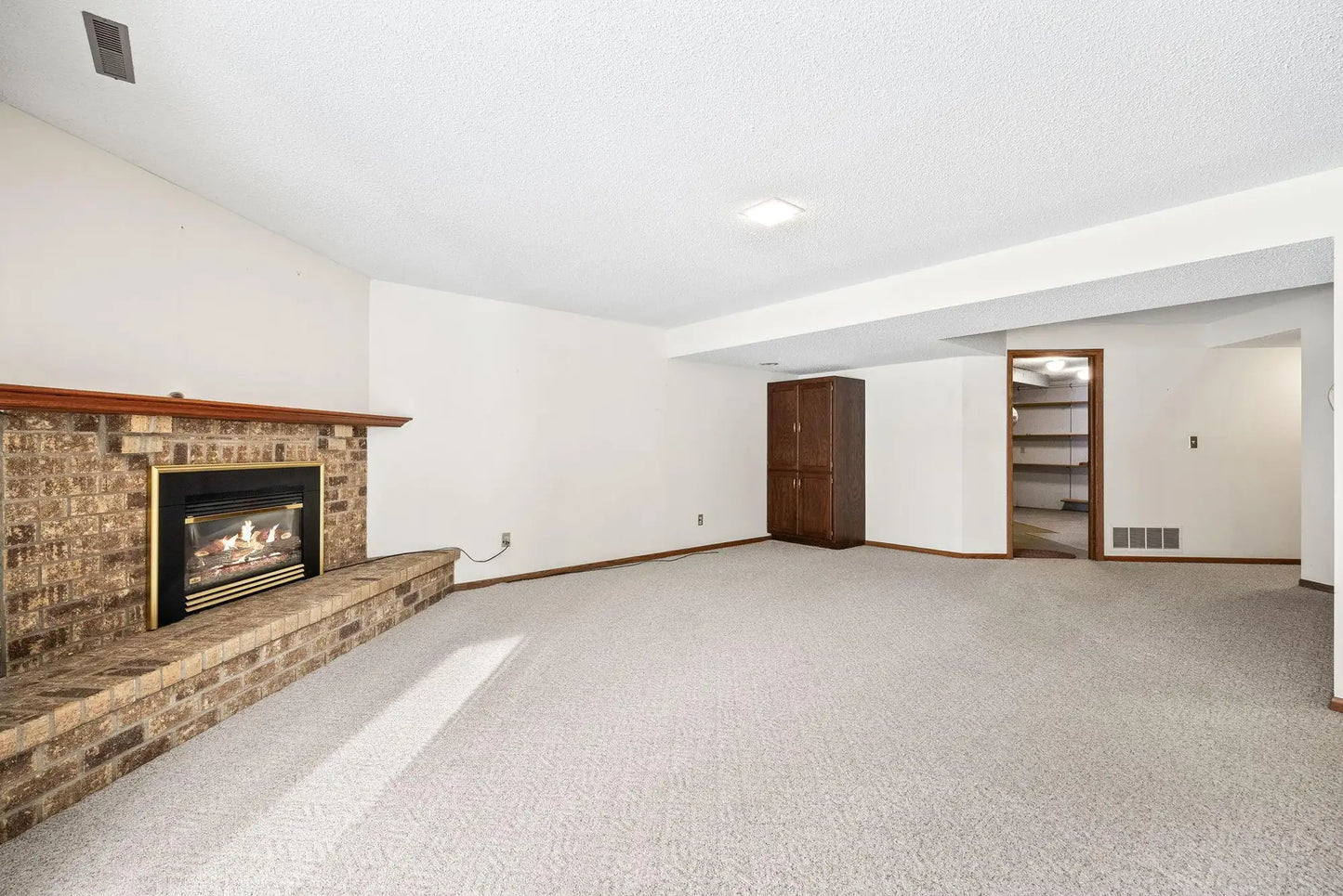 14887 45th Avenue, Plymouth, MN 55446