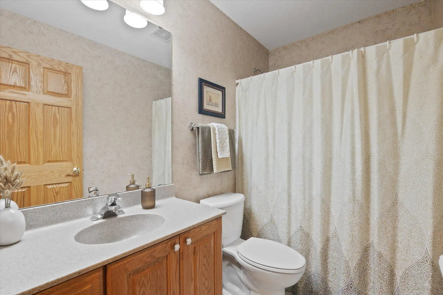 2841 Carver Park Circle, Woodbury, MN 55125