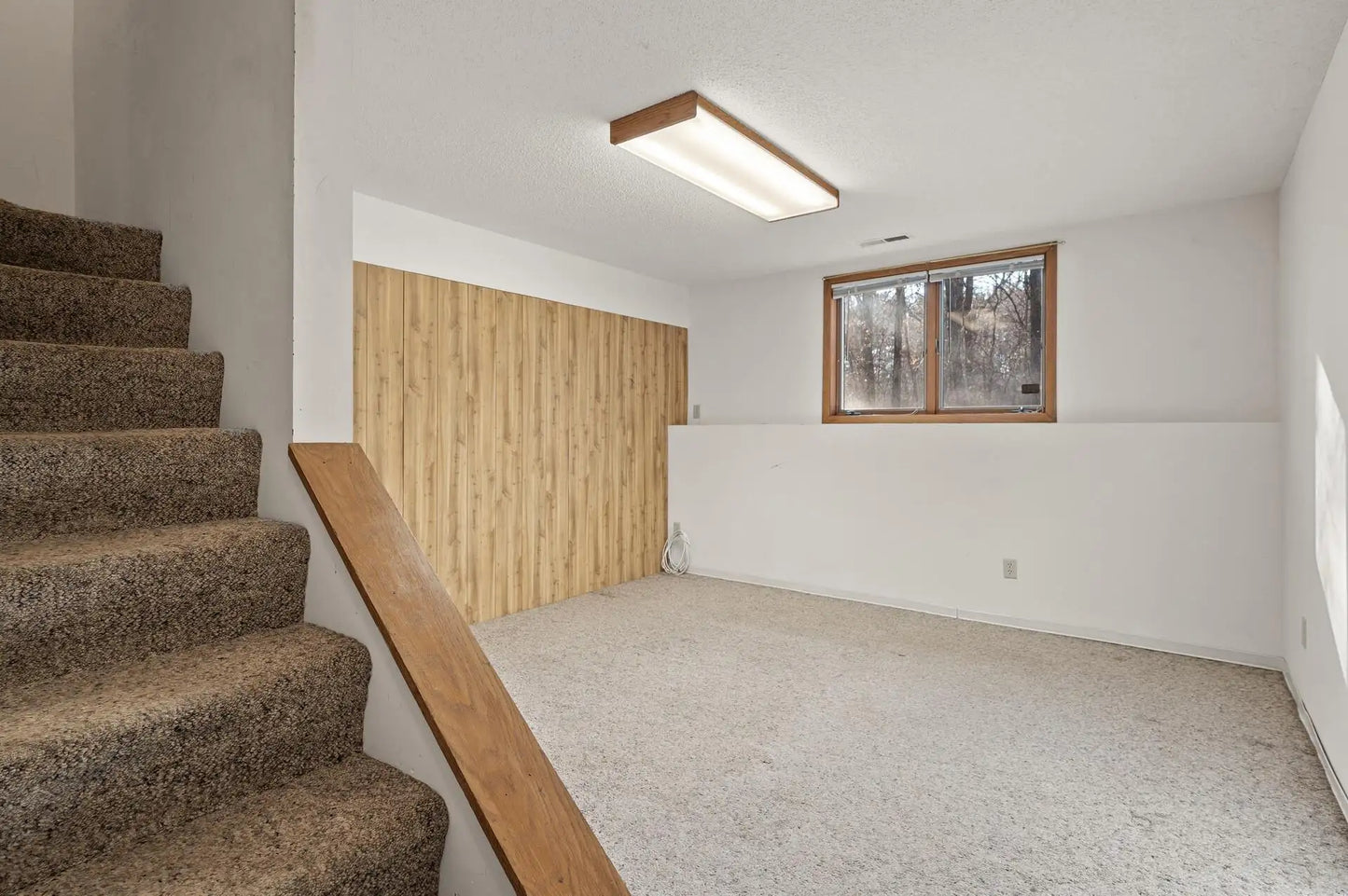 11155 Valley Creek Road, Woodbury, MN 55129