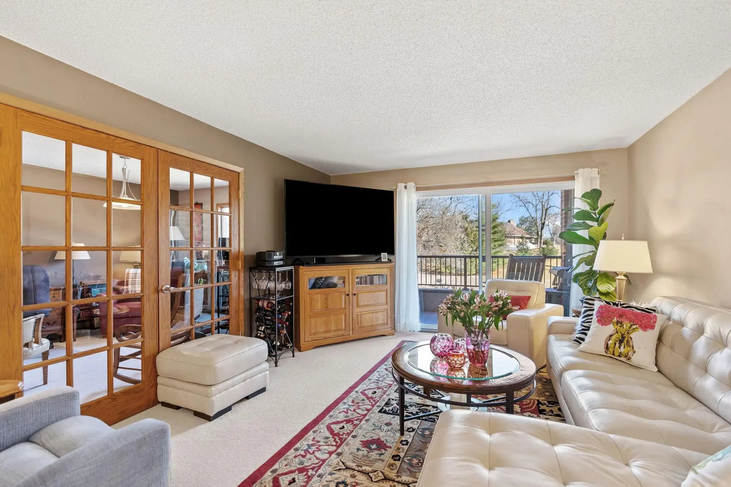 2220 Midland Grove Road, Roseville, MN 55113