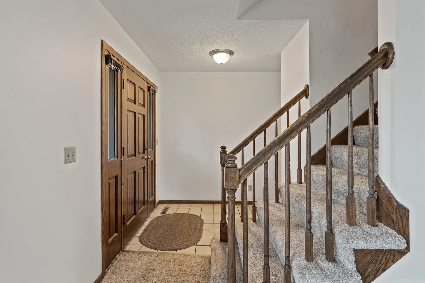 11155 Valley Creek Road, Woodbury, MN 55129