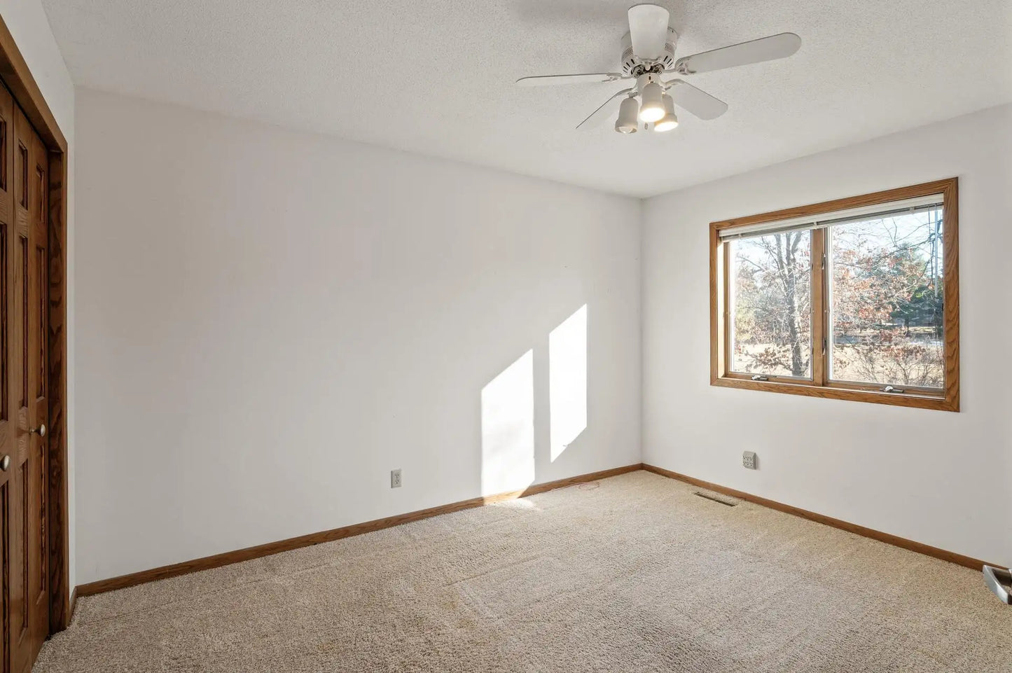 11155 Valley Creek Road, Woodbury, MN 55129