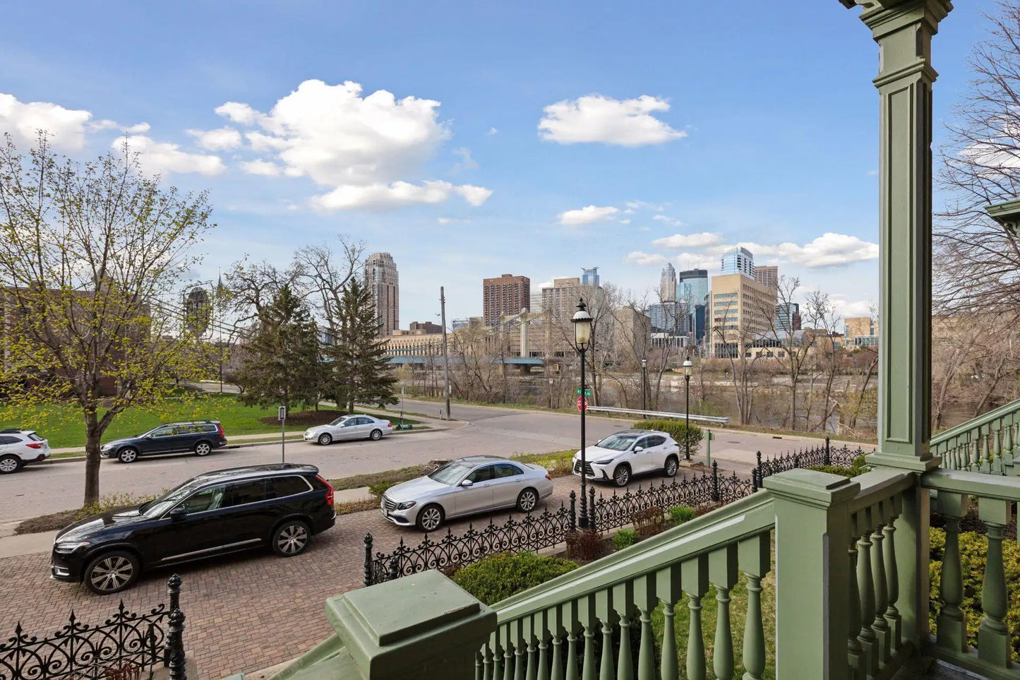8 Grove Street, Minneapolis, MN 55401
