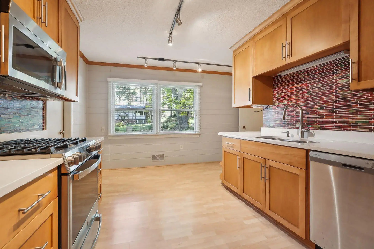 703 Drillane Road, Hopkins, MN 55305