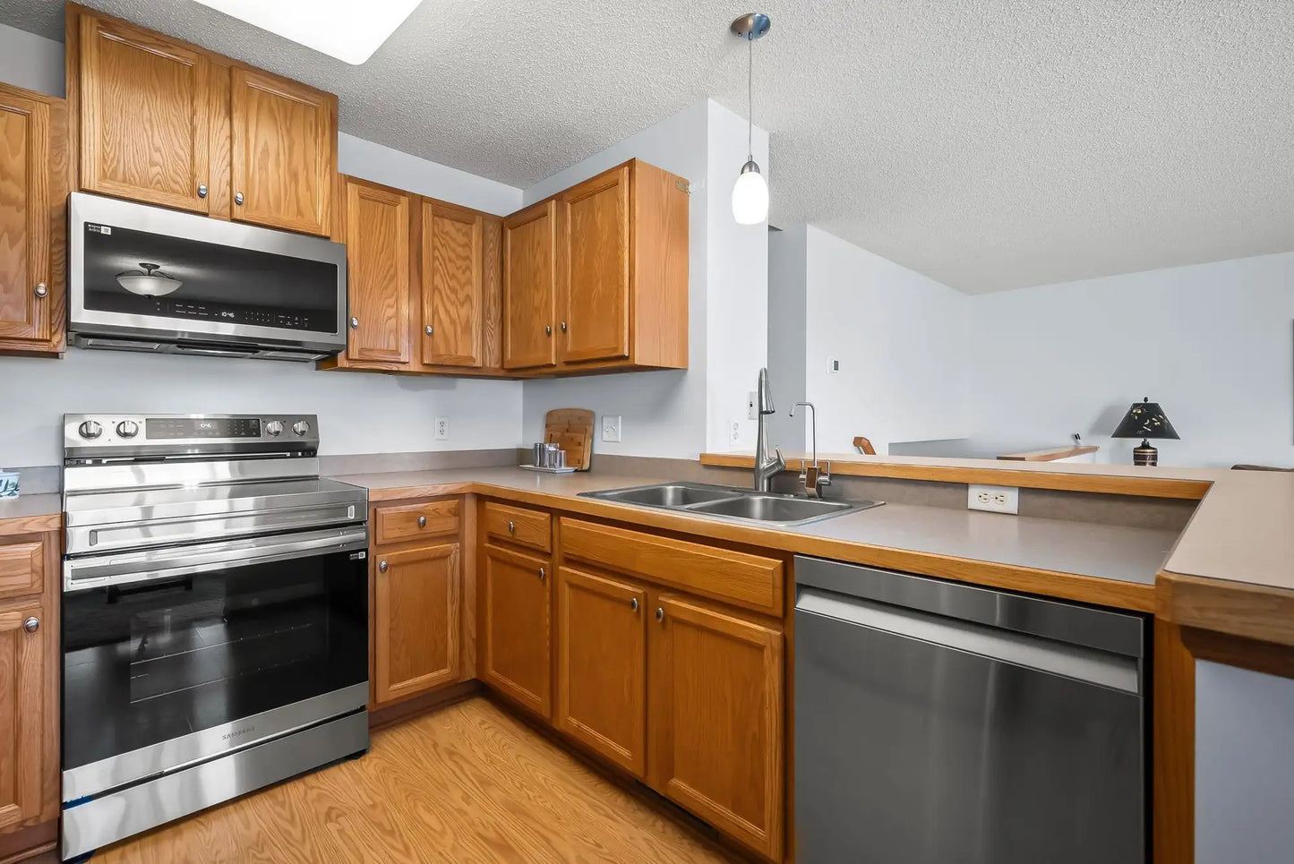 2771 Century Circle, Chanhassen, MN 55317