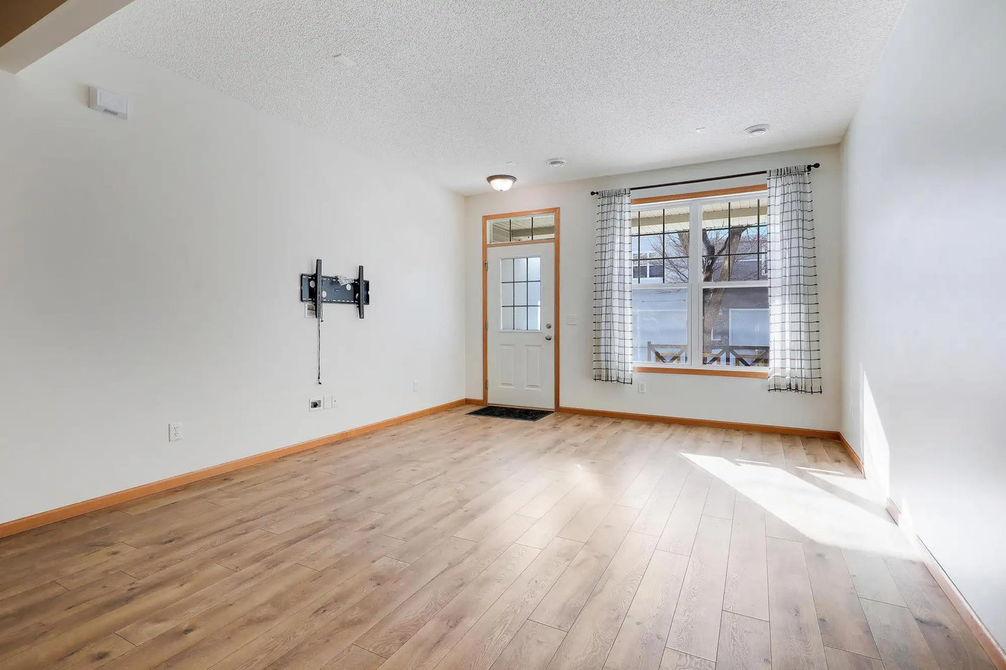 3424 Hazel Trail, Woodbury, MN 55129