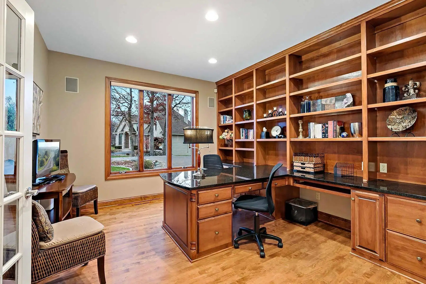 1504 Summit Oaks Court, Burnsville, MN 55337