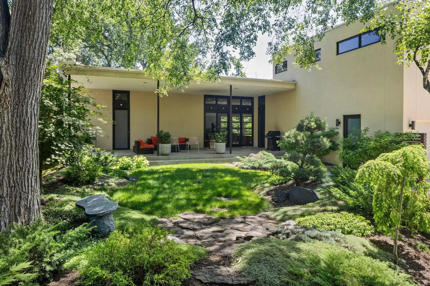 2812 Dean Parkway, Minneapolis, MN 55416