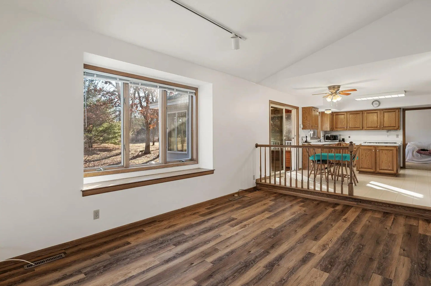 11155 Valley Creek Road, Woodbury, MN 55129