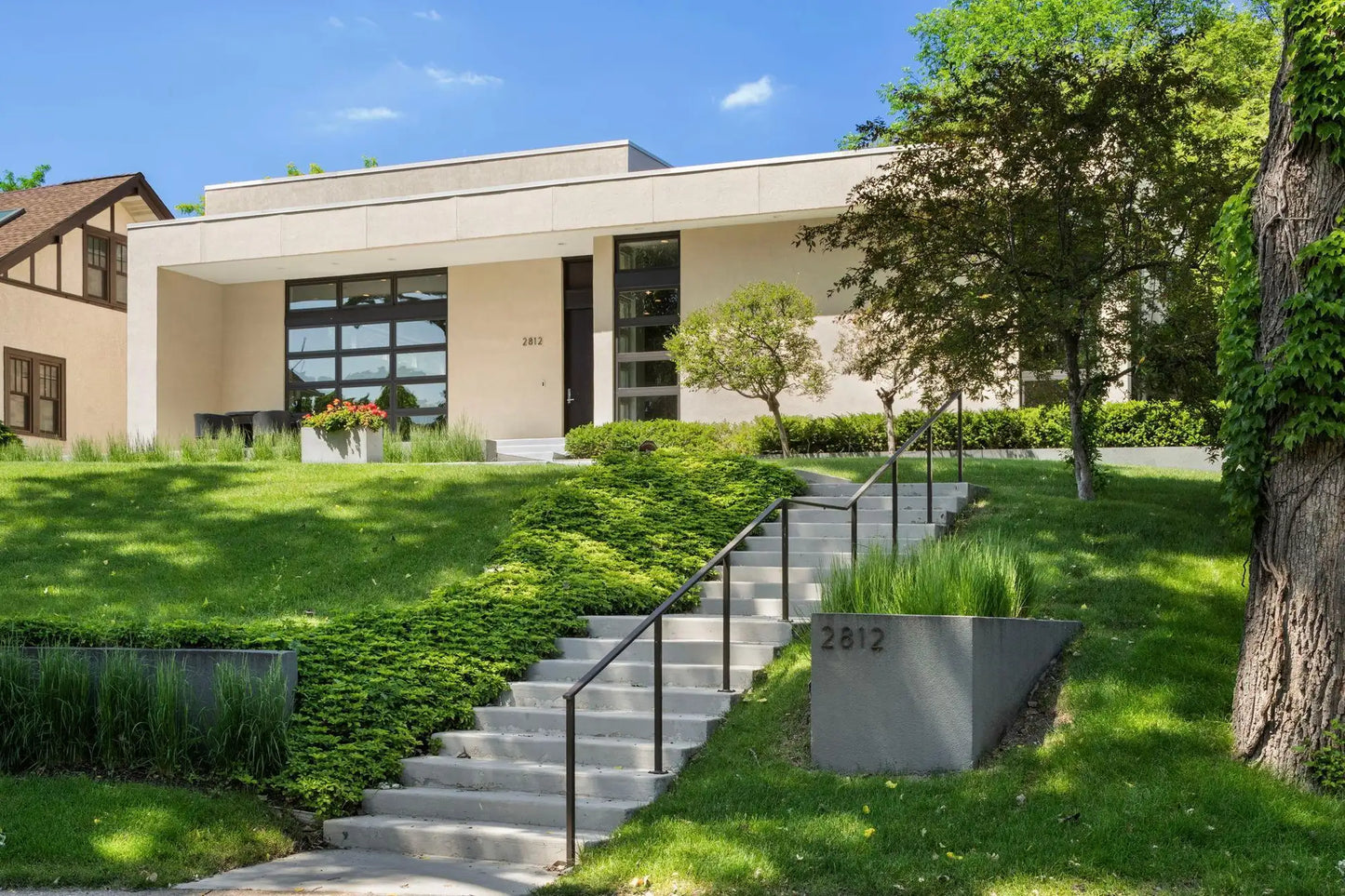 2812 Dean Parkway, Minneapolis, MN 55416