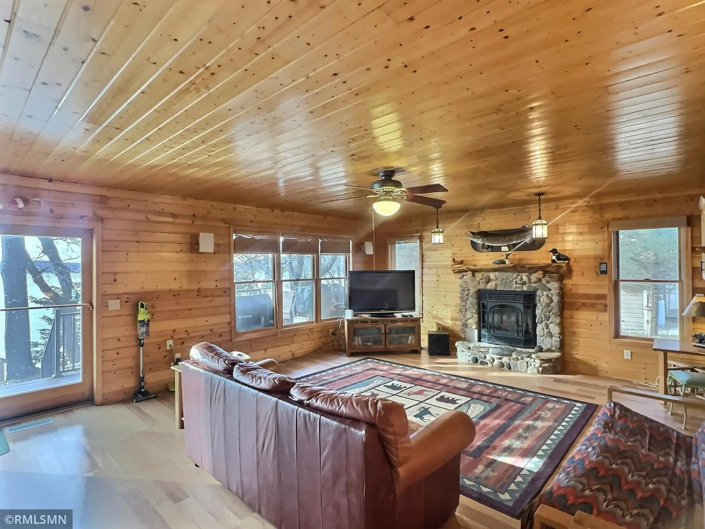 8947 Ingram Avenue, Annandale, MN 55302