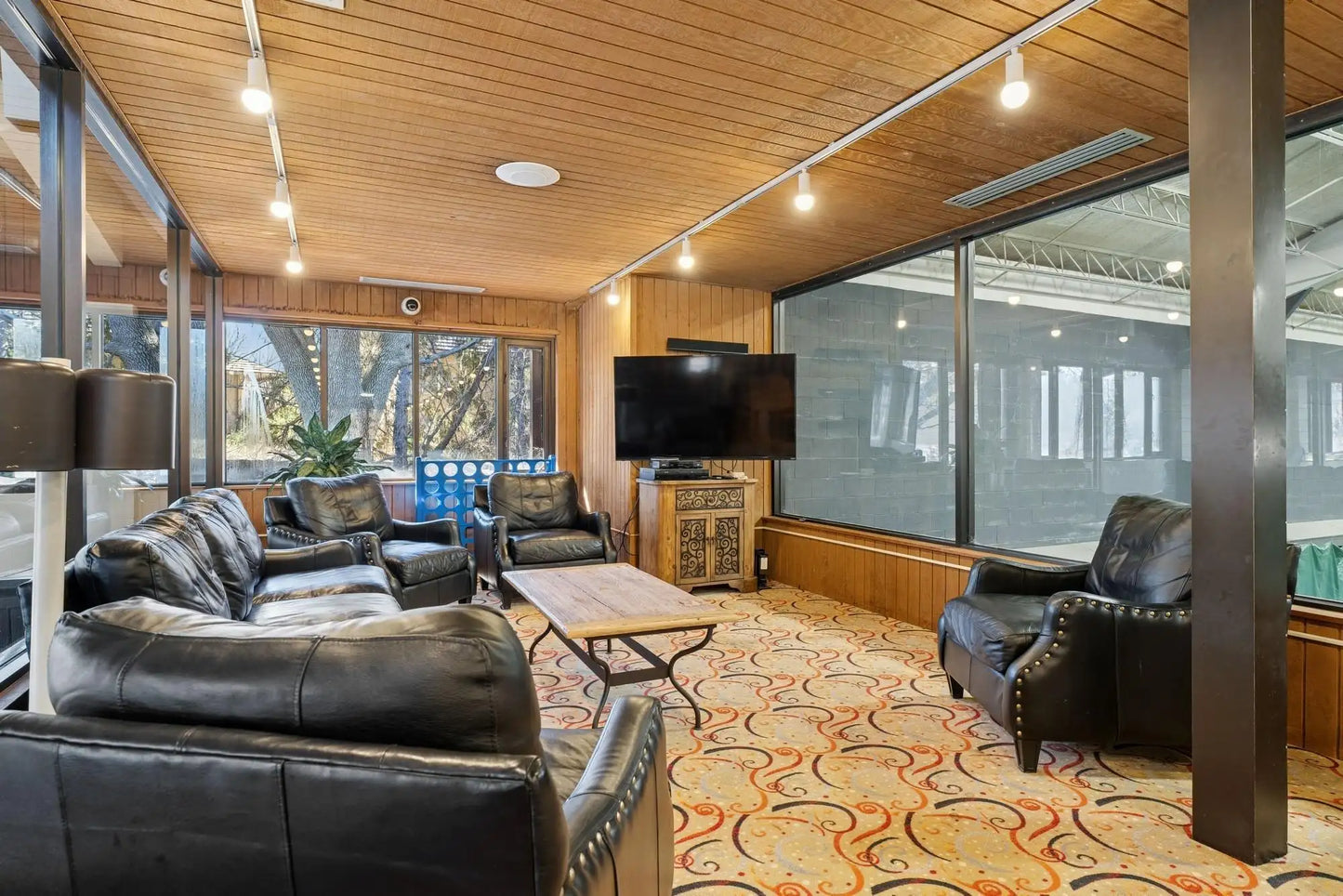 6075 Lincoln Drive, Edina, MN 55436