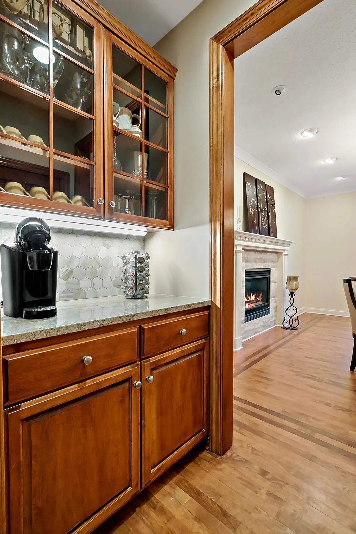 1504 Summit Oaks Court, Burnsville, MN 55337