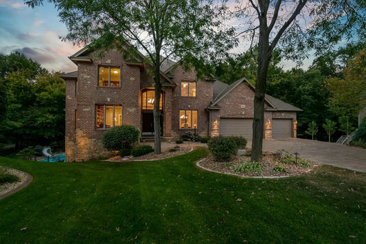 1504 Summit Oaks Court, Burnsville, MN 55337